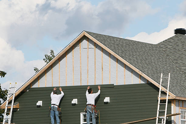 Professional Siding technician working in Brewster, OH